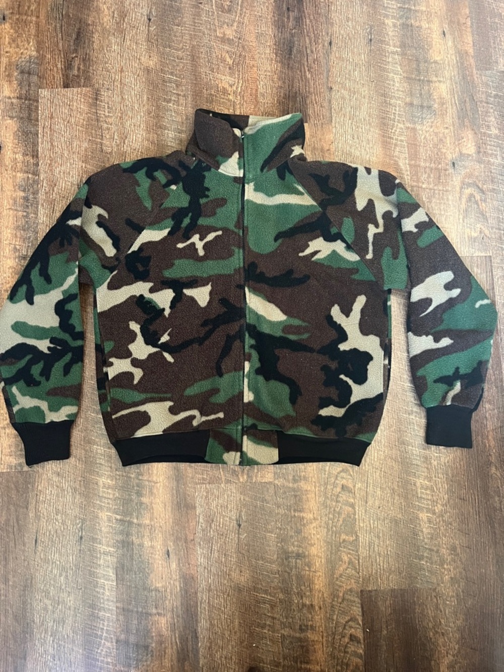 vintage Malden Polarfleece zip-front jacket in Woodland camo